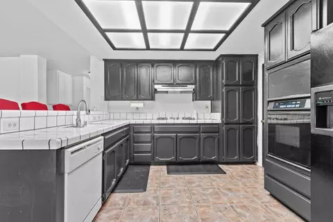 Kitchen - 3333 Salt River Ct, Antelope, CA 95843 photo 2 of 2