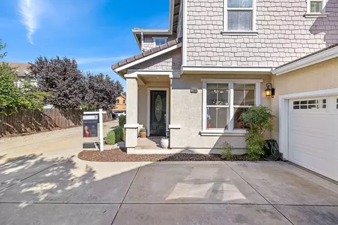 Exterior - 20865 Grapevine Dr, Patterson, CA 95363 photo 5 of 11
