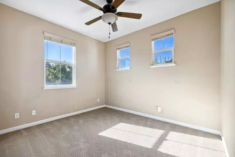 Bedroom - 20865 Grapevine Dr, Patterson, CA 95363 photo 3 of 11