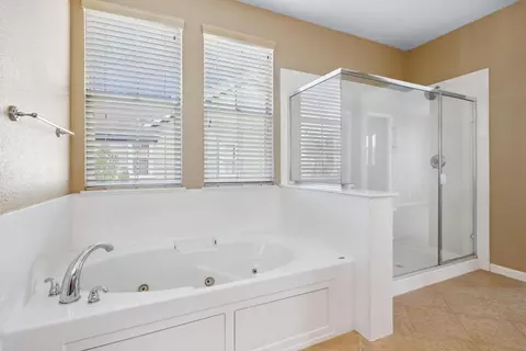 Bath - 20865 Grapevine Dr, Patterson, CA 95363 photo 1 of 1