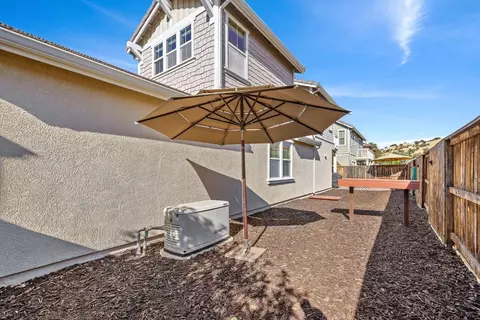 Exterior - 20865 Grapevine Dr, Patterson, CA 95363 photo 7 of 11