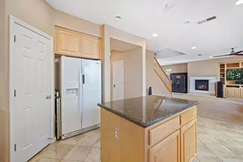 Kitchen - 20865 Grapevine Dr, Patterson, CA 95363 photo 4 of 5
