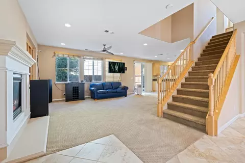 Living - 20865 Grapevine Dr, Patterson, CA 95363 photo 1 of 3