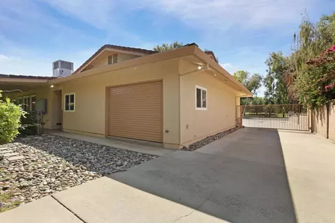 Exterior - 1387 Crom St, Manteca, CA 95337 photo 6 of 9