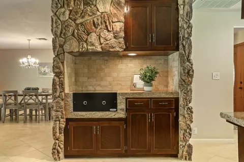 Kitchen - 1387 Crom St, Manteca, CA 95337 photo 5 of 5