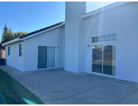 9243 Water Lilly Ct, Elk Grove, CA 95624