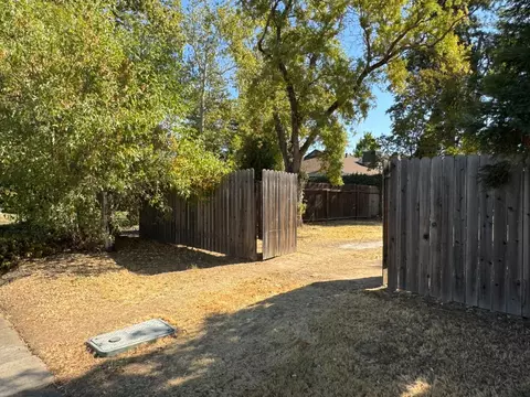 3241 Cabriolet Ct, Carmichael, CA 95608 photo 23