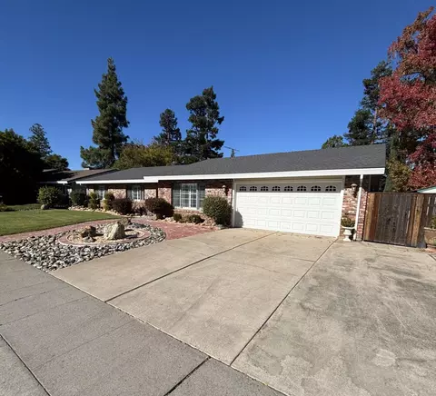 8708 Elk Rdg, Elk Grove, CA 95624