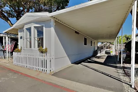 78 Clipper Ln, Modesto, CA 95356 photo 2