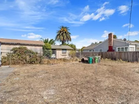 Exterior - 2002 69th Ave, Oakland, CA 94621 photo 6 of 9