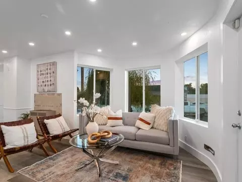Living - 2002 69th Ave, Oakland, CA 94621 photo 1 of 1