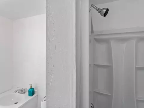 Bath - 2002 69th Ave, Oakland, CA 94621 photo 2 of 2