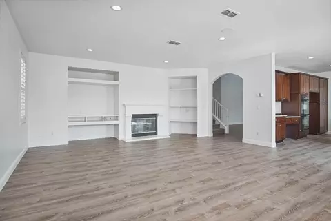 Living - 1304 Blakely Ln, Modesto, CA 95356 photo 5 of 6