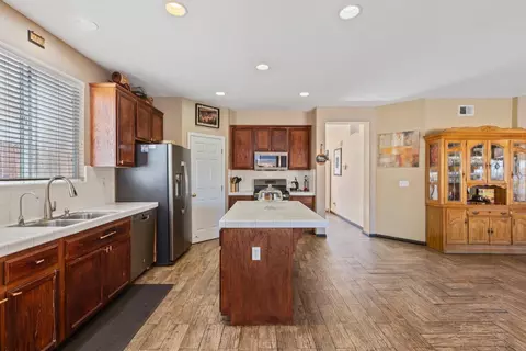 911 Boulder Ave, Lathrop, CA 95330 photo 12
