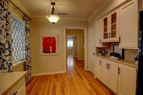 Entry Way - 2655 6th Ave, Merced, CA 95340 photo 3 of 6