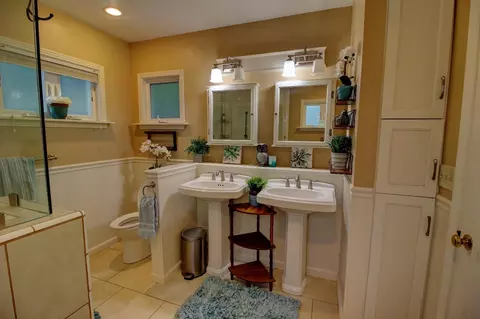 Bath - 2655 6th Ave, Merced, CA 95340 photo 7 of 7