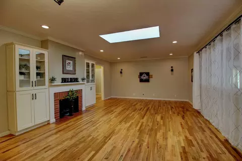 Living - 2655 6th Ave, Merced, CA 95340 photo 4 of 6
