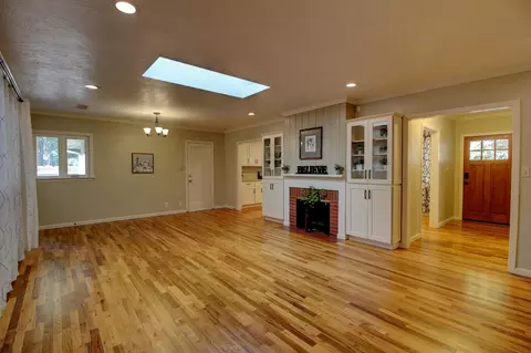 Living - 2655 6th Ave, Merced, CA 95340 photo 5 of 6