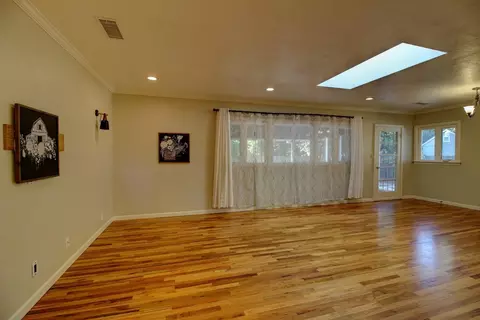 Living - 2655 6th Ave, Merced, CA 95340 photo 3 of 6