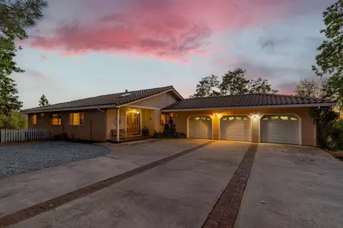 Exterior - 13594 W View Dr, Sutter Creek, CA 95685 photo 1 of 15