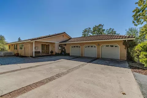 Exterior - 13594 W View Dr, Sutter Creek, CA 95685 photo 5 of 15