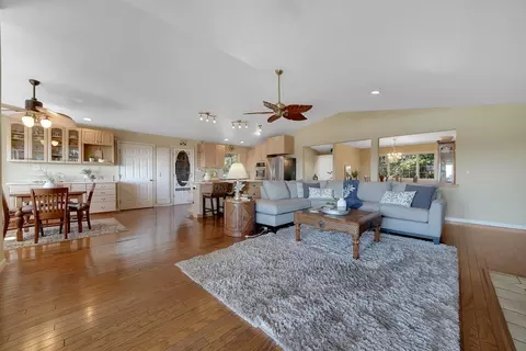 Living - 13594 W View Dr, Sutter Creek, CA 95685 photo 2 of 4