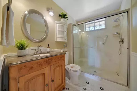 Bath - 13594 W View Dr, Sutter Creek, CA 95685 photo 6 of 7