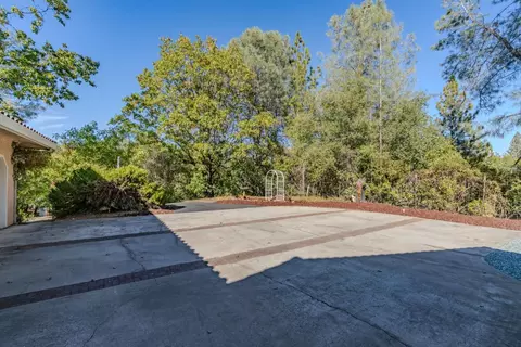 Exterior - 13594 W View Dr, Sutter Creek, CA 95685 photo 6 of 15