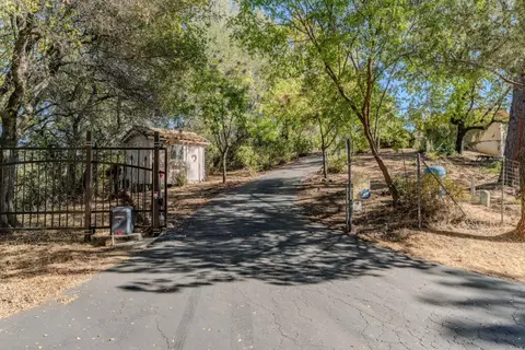 Exterior - 13594 W View Dr, Sutter Creek, CA 95685 photo 8 of 15