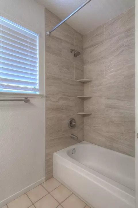 Bath - 3937 Diane Dr, Antelope, CA 95843 photo 3 of 7