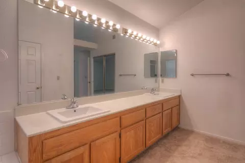Bath - 3937 Diane Dr, Antelope, CA 95843 photo 4 of 7