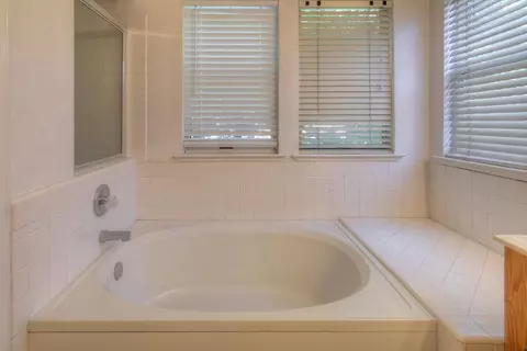 Bath - 3937 Diane Dr, Antelope, CA 95843 photo 7 of 7
