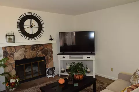 560 Allisha Ln, Tracy, CA 95376 photo 3