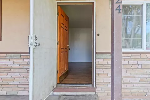 Entry Way - 2424 Eicher Ave, Modesto, CA 95350 photo 1 of 3