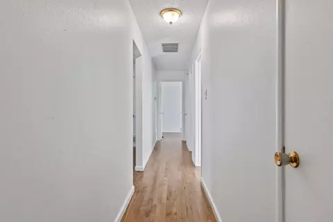 Entry Way - 2424 Eicher Ave, Modesto, CA 95350 photo 3 of 3