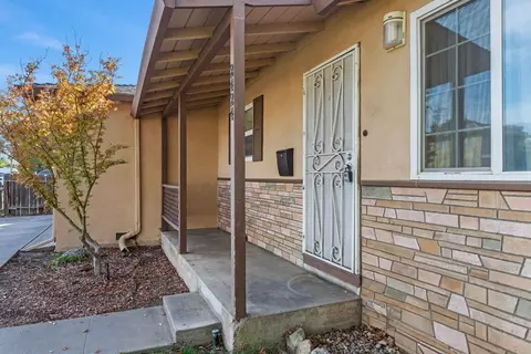 Exterior - 2424 Eicher Ave, Modesto, CA 95350 photo 5 of 8
