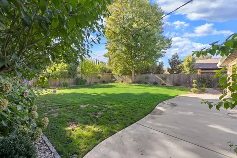 1424 Holly Dr, Lodi, CA 95242 photo 23