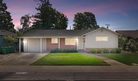 1424 Holly Dr, Lodi, CA 95242 photo 1