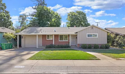 1424 Holly Dr, Lodi, CA 95242 photo 2