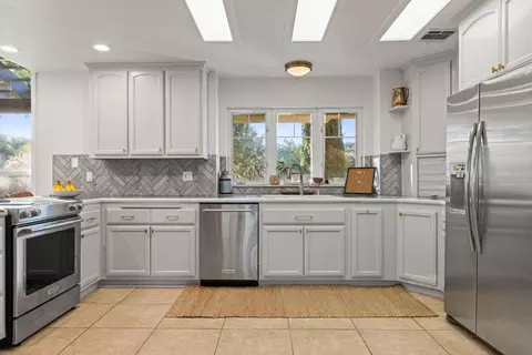 Kitchen - 1815 Woodsman Ct, Placerville, CA 95667 photo 3 of 4