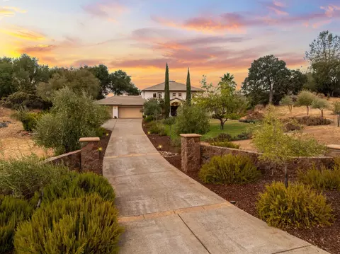Exterior - 1815 Woodsman Ct, Placerville, CA 95667 photo 9 of 19