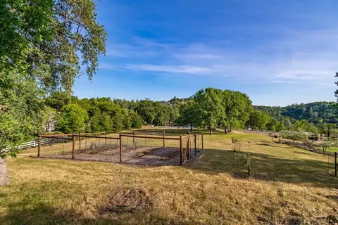Exterior - 1815 Woodsman Ct, Placerville, CA 95667 photo 7 of 19