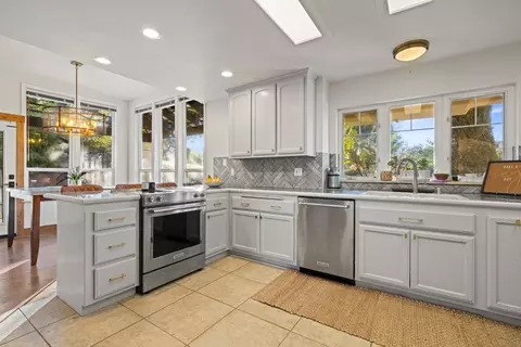 Kitchen - 1815 Woodsman Ct, Placerville, CA 95667 photo 2 of 4