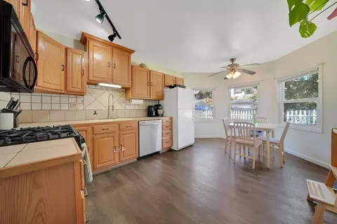 Kitchen - 315 Broadway, Jackson, CA 95642 photo 3 of 8