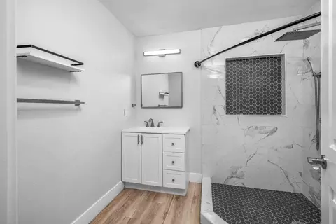Bath - 1105 Brookside Rd, Stockton, CA 95207 photo 2 of 4