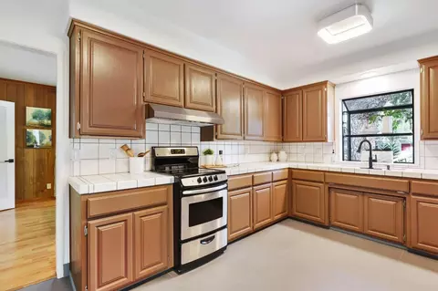 Kitchen - 402 Antioch Dr, Davis, CA 95616 photo 2 of 3