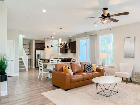 Living - 677 Silo St, Folsom, CA 95630 photo 1 of 2