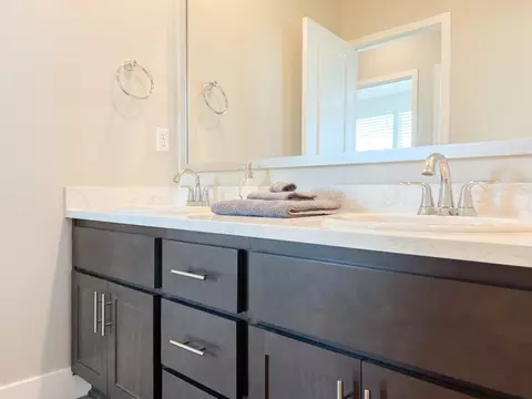 Bath - 677 Silo St, Folsom, CA 95630 photo 5 of 12