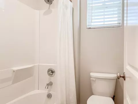 Bath - 677 Silo St, Folsom, CA 95630 photo 4 of 12