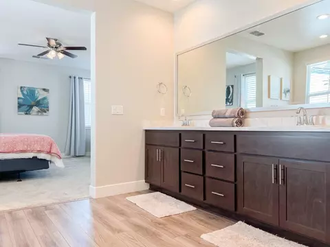 Bath - 677 Silo St, Folsom, CA 95630 photo 10 of 12